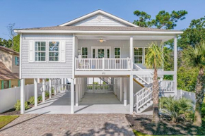 Charming Beach House Short Walk To Beach